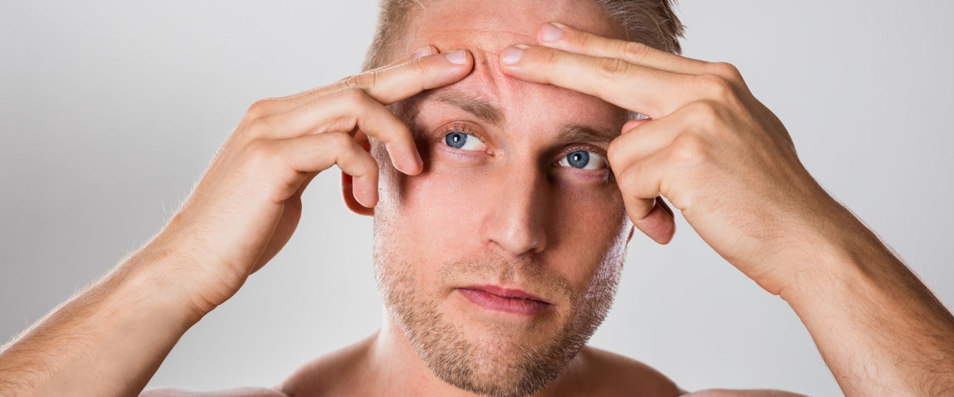 La guida definitiva ai prodotti per il viso da uomo per pelli a tendenza acneica