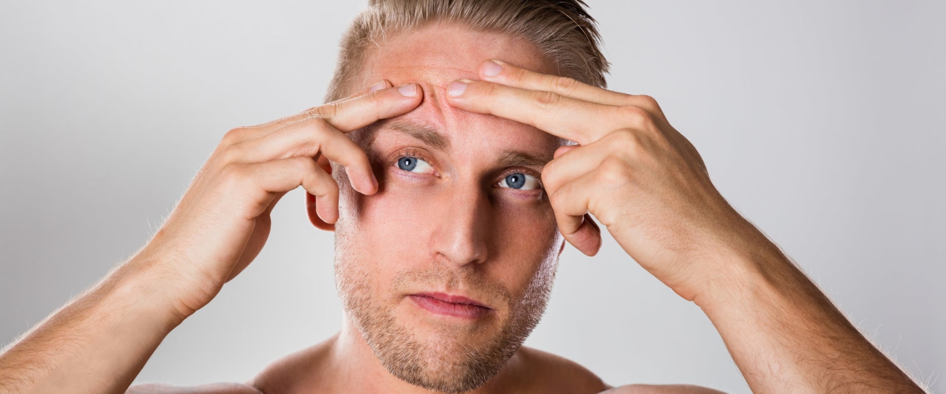 La guida definitiva ai prodotti per il viso da uomo per pelli sensibili
