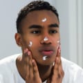 I vantaggi delle maschere facciali per la cura della pelle maschile